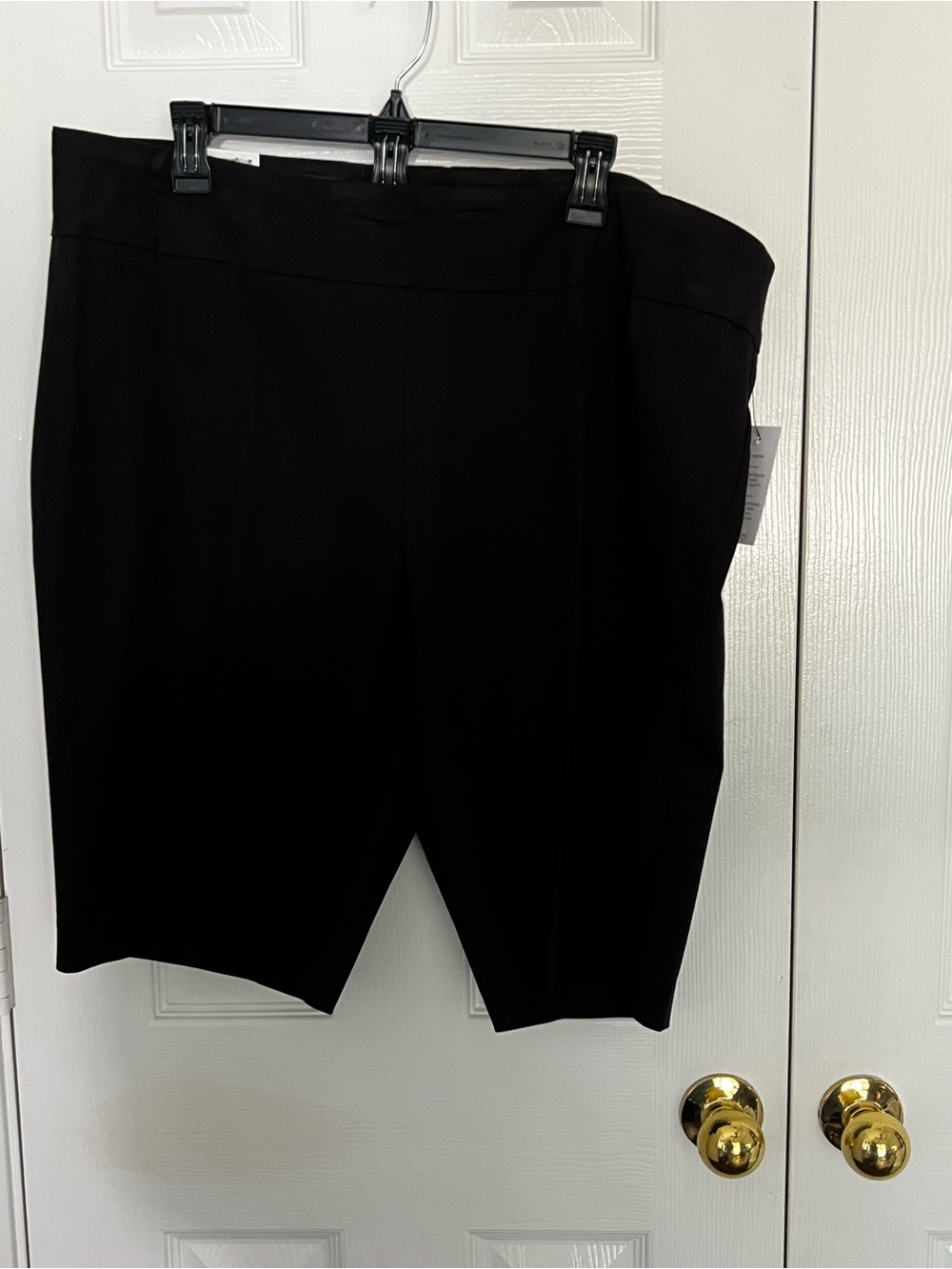 crown & ivy Black Women's Bermuda Pull-On Shorts